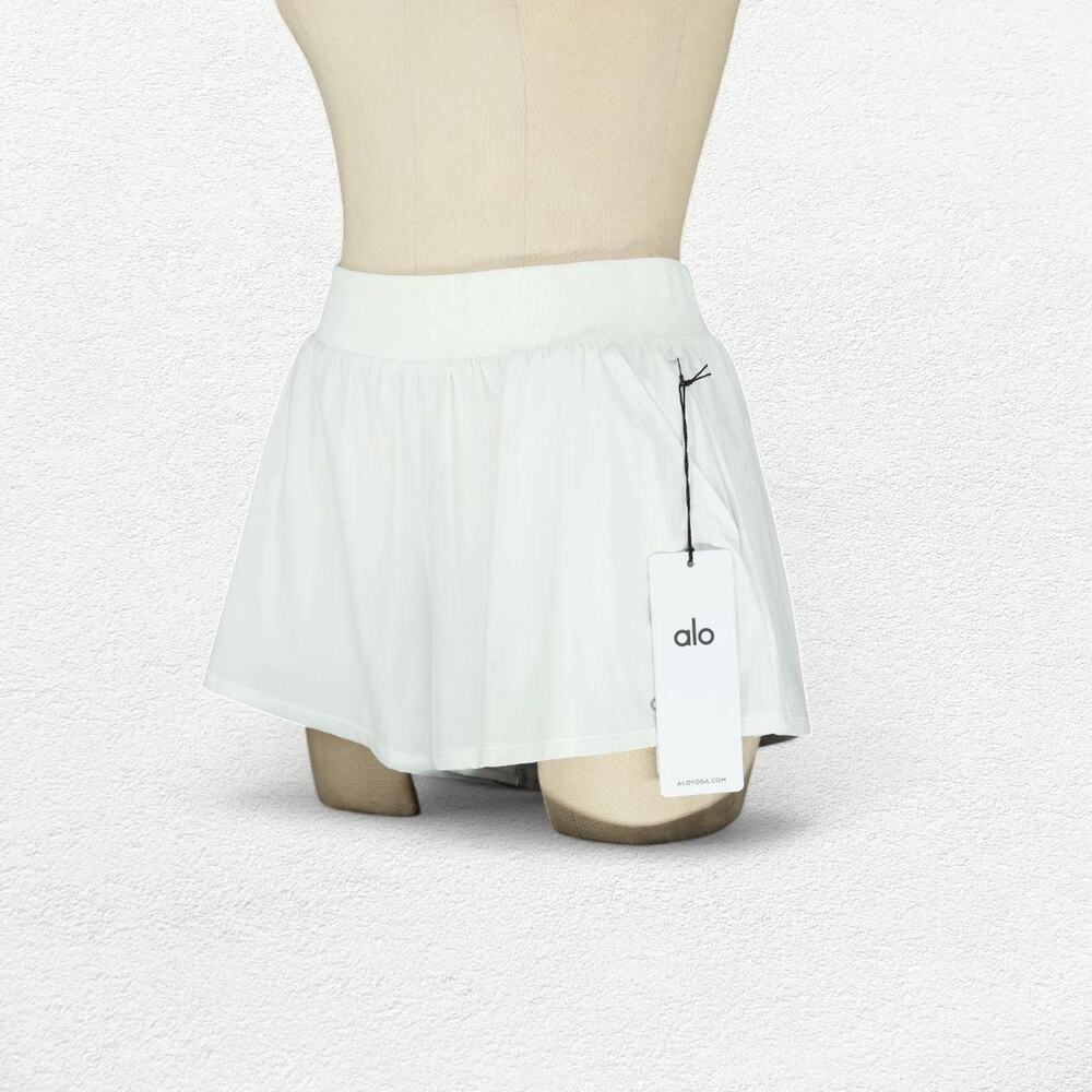 Alo Yoga Breezy Shorts in White